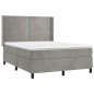 Boxspringbett mit Matratze Hellgrau 140x200 cm Samt